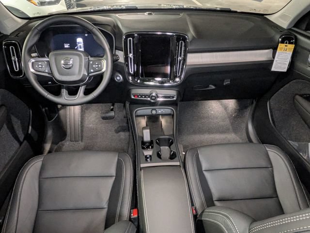 New 2026 Volvo XC40 B4 Core w/ Protection Package FWD image 24