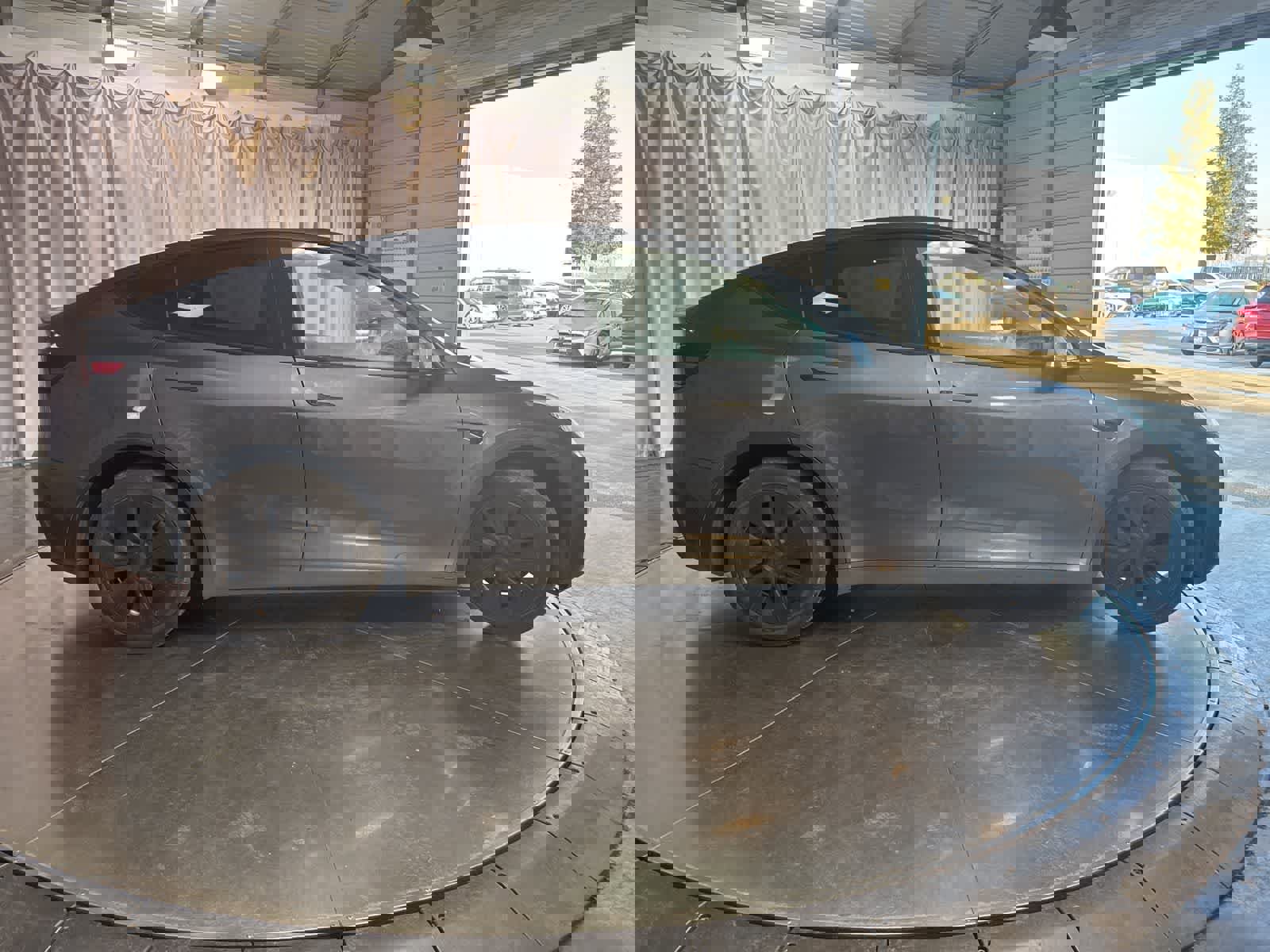 Used 2023 Tesla Model Y Long Range image 4