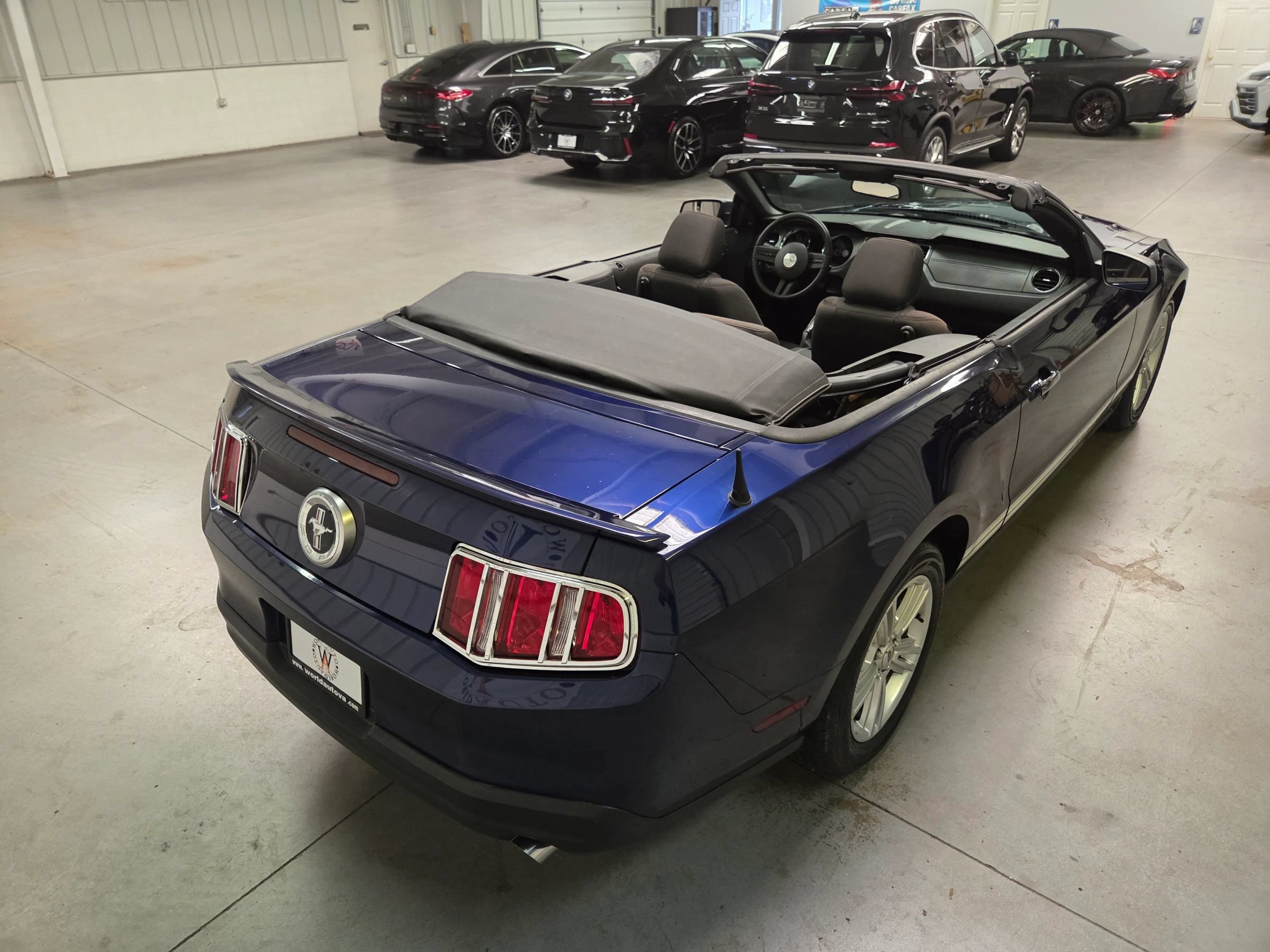 Used 2010 Ford Mustang Convertible RWD image 8