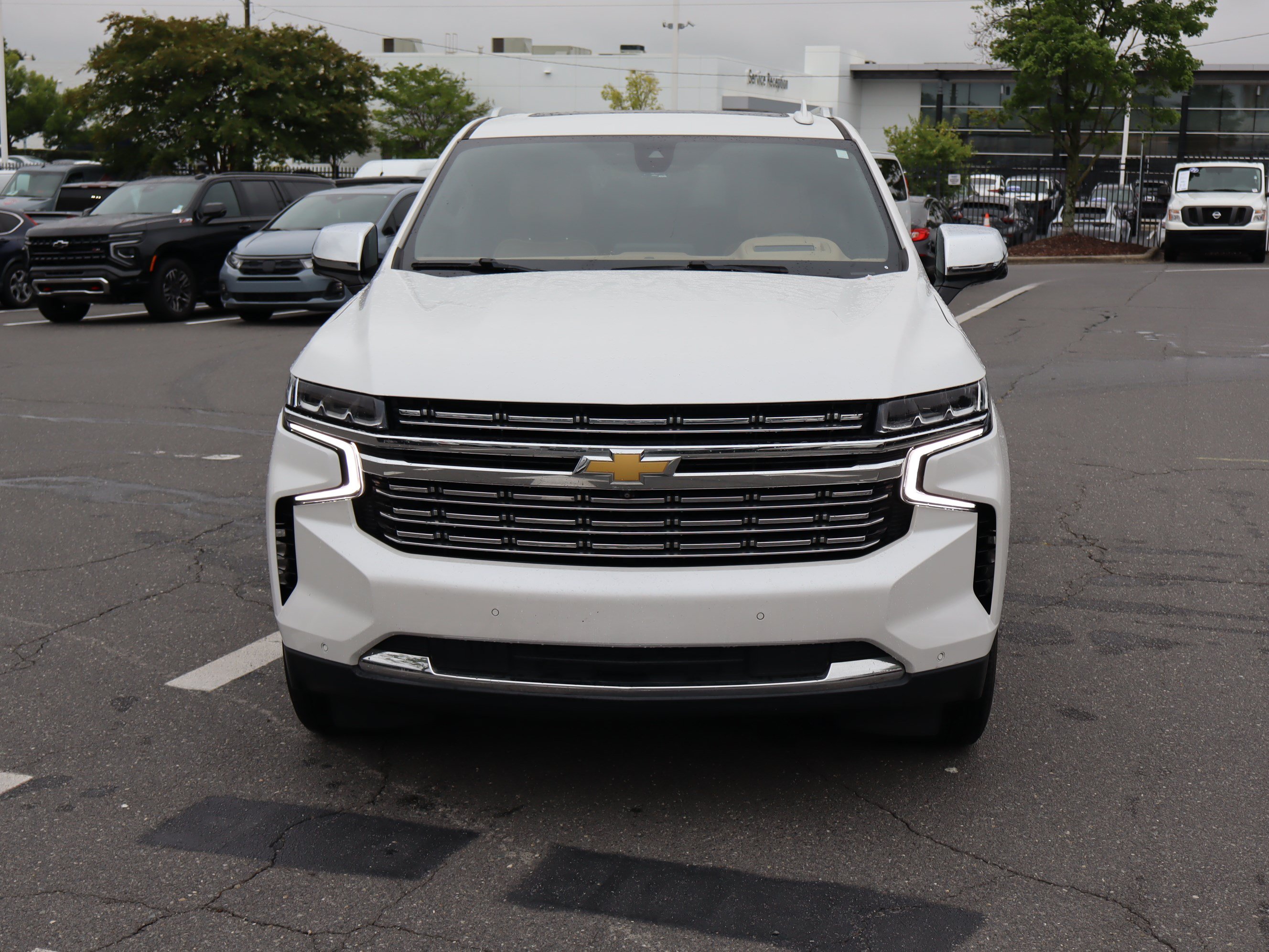 Used 2021 Chevrolet Tahoe Premier w/ Premium Package RWD image 3