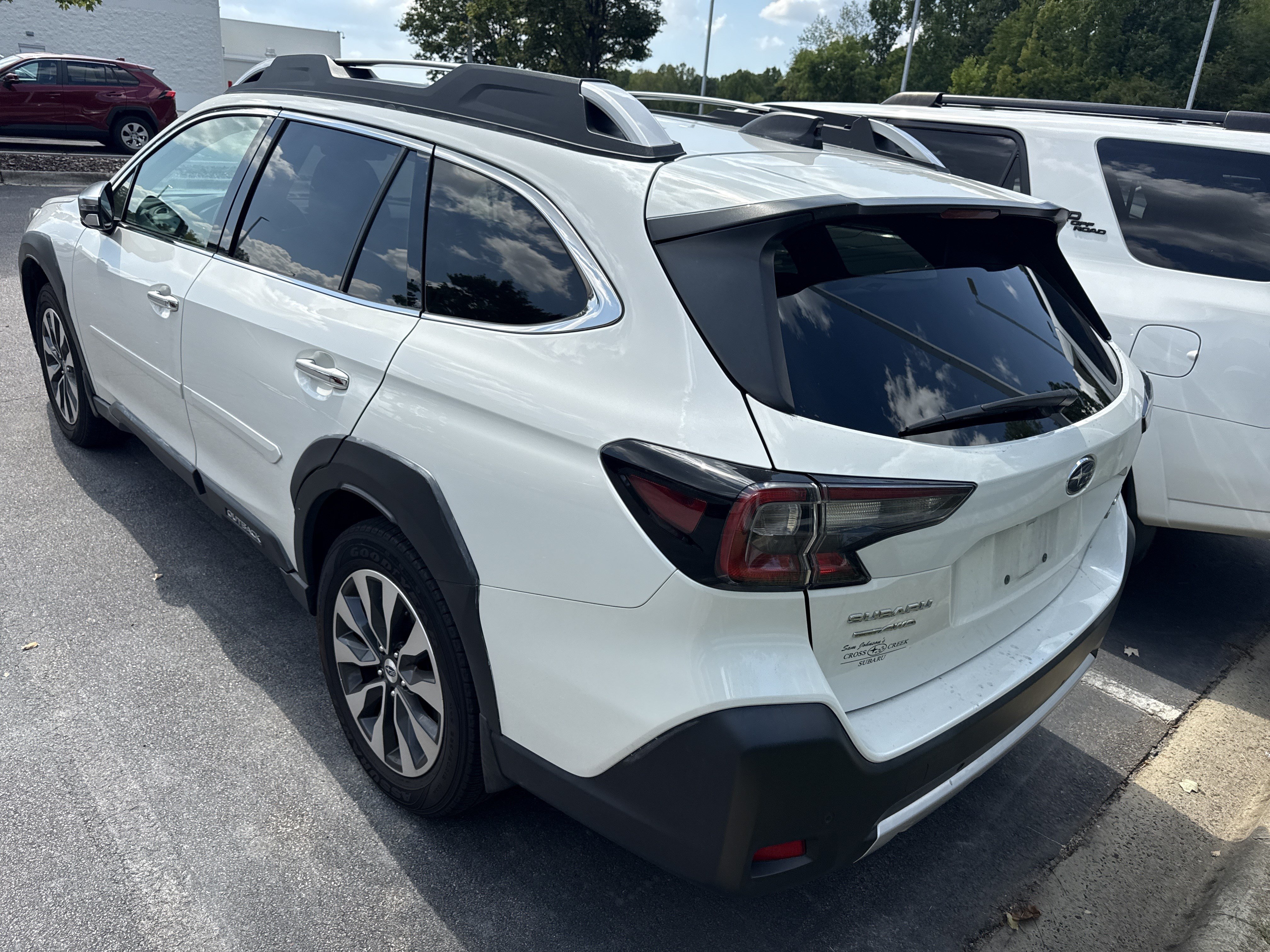 Used 2023 Subaru Outback Touring XT AWD/4WD image 9