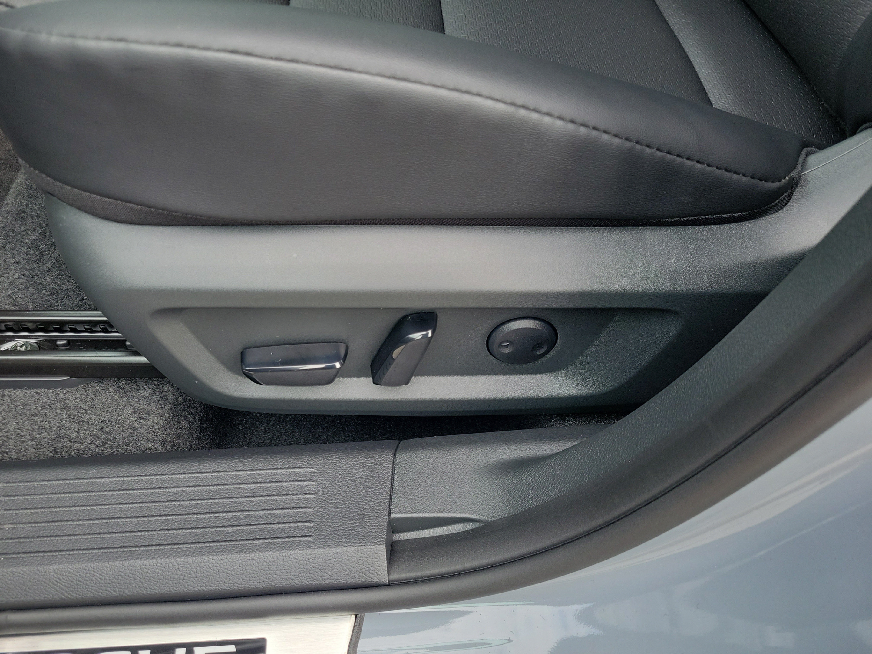 New 2026 Nissan Rogue Dark Armor FWD image 18