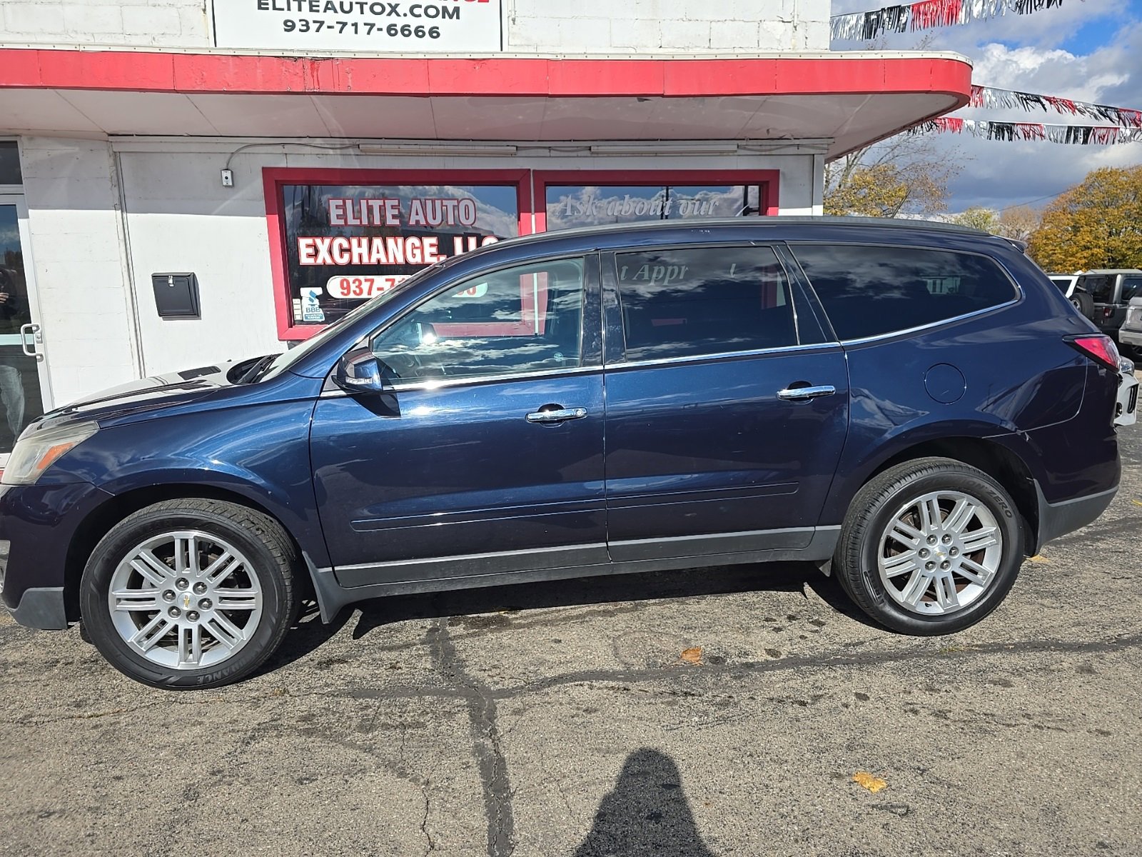 Used 2015 Chevrolet Traverse LT w/ Traveler's Package image 2