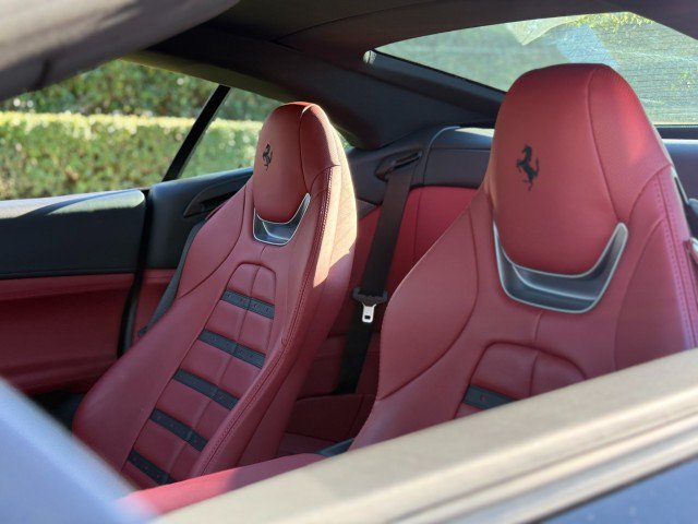 Used 2019 Ferrari Portofino RWD image 15