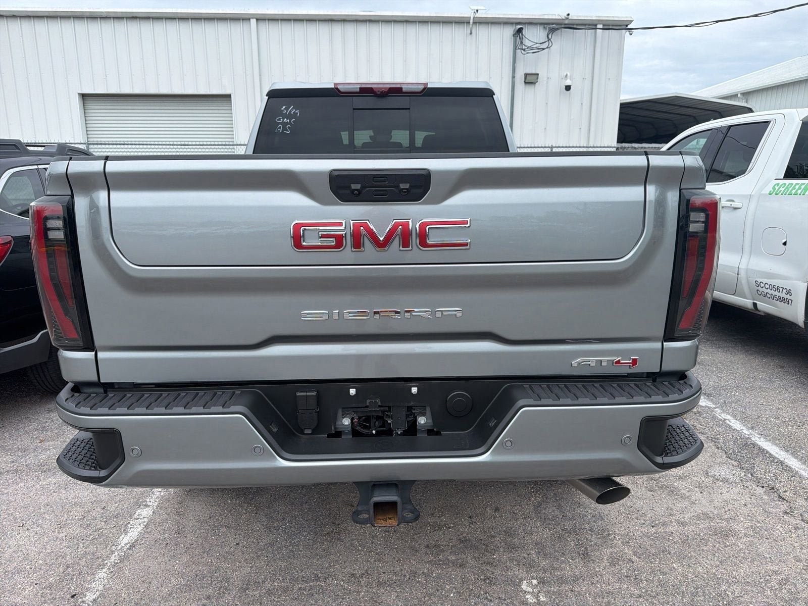 Used 2025 GMC Sierra 2500 AT4 w/ Technology Package AWD/4WD image 10