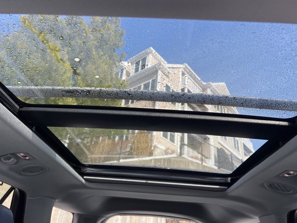 Used 2020 Ford Explorer Limited image 21