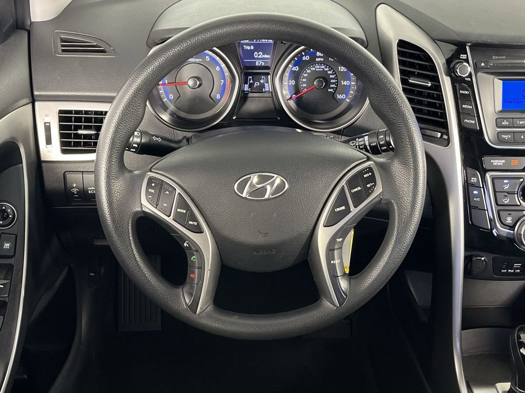 Used 2017 Hyundai Elantra GT FWD image 14