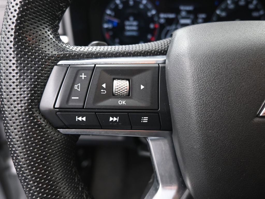 Used 2023 Mitsubishi Outlander SE Black Edition image 28