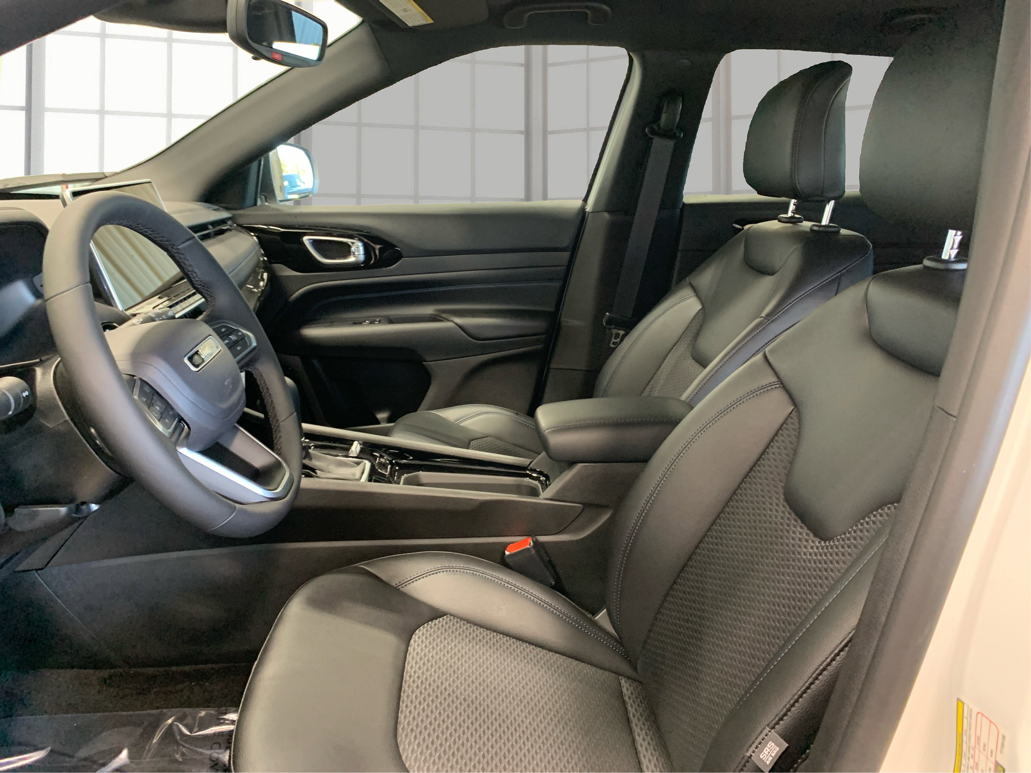 New 2026 Jeep Compass Latitude image 9