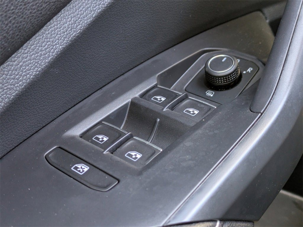 Used 2023 Volkswagen Jetta SE image 30