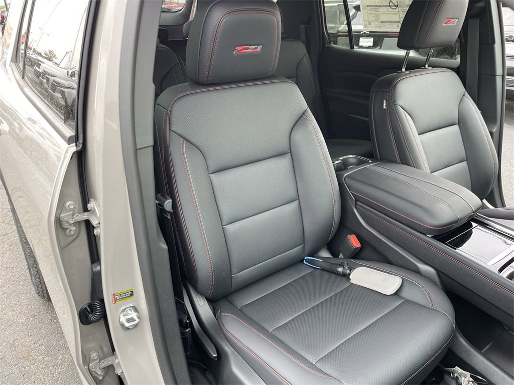 New 2026 Chevrolet Traverse Z71 w/ LPO, Floor Liner Package image 25