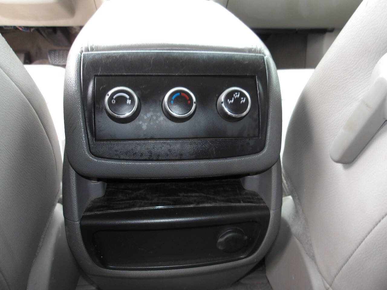 Used 2013 Buick Enclave Convenience image 16