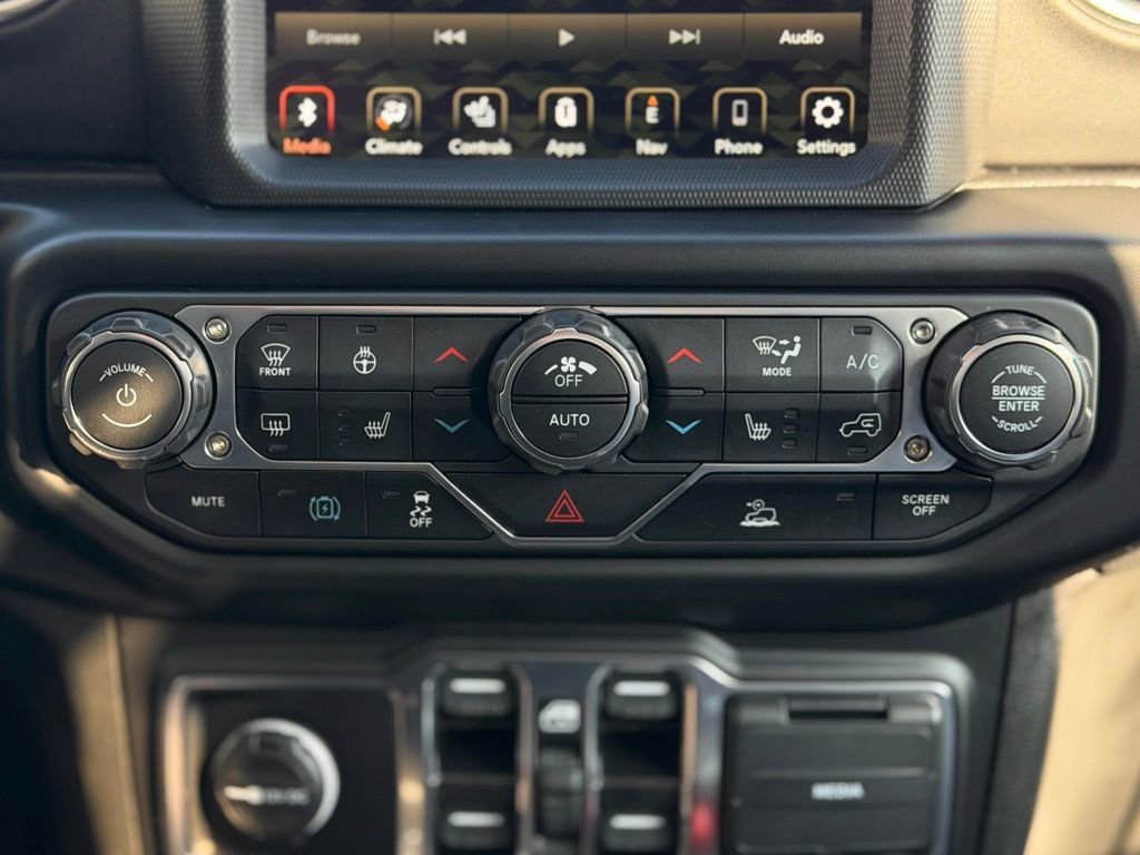 Used 2022 Jeep Wrangler Unlimited Sahara w/ Cold Weather Group image 12