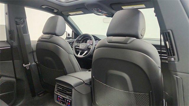 Used 2025 Audi Q8 Prestige w/ Prestige Package image 26