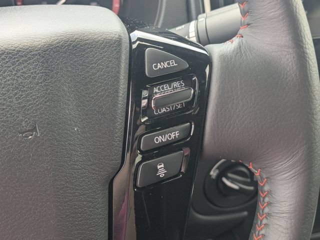 Used 2025 Nissan Frontier PRO-4X AWD/4WD image 17