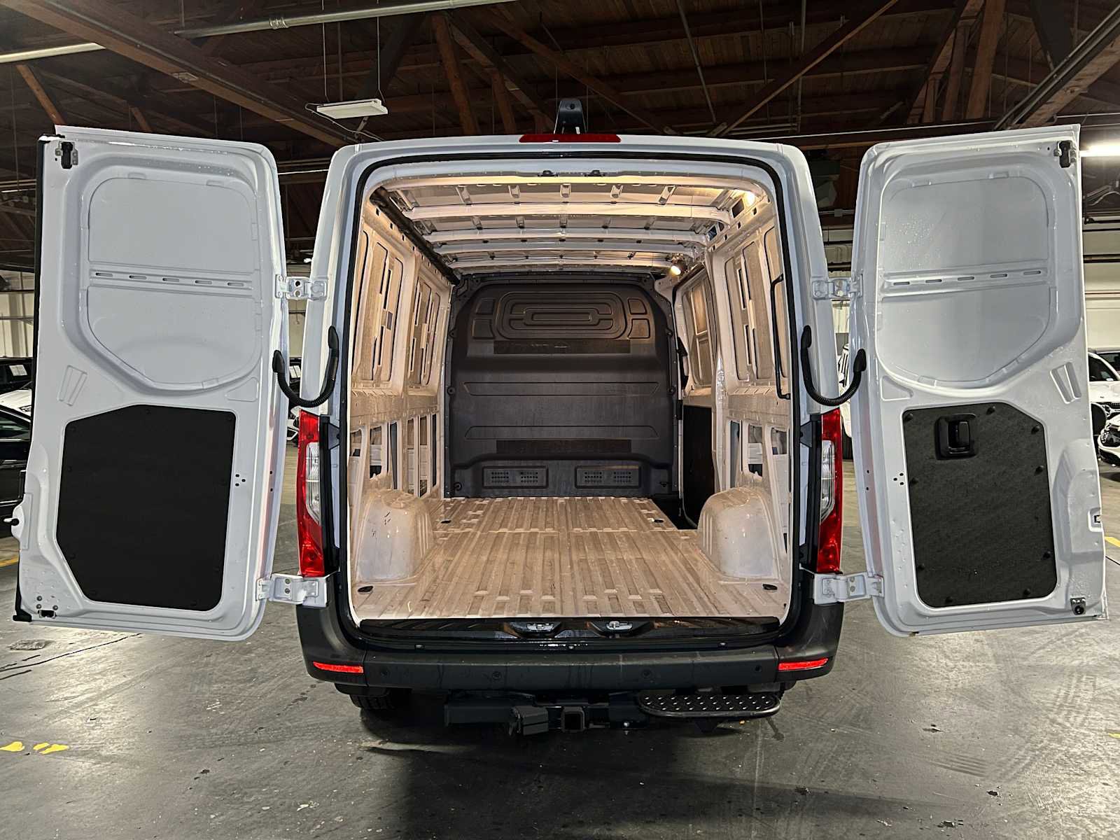 Used 2025 Mercedes-Benz Sprinter 2500 image 17