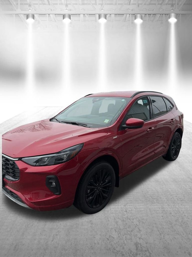 Used 2025 Ford Escape ST-Line Elite image 2