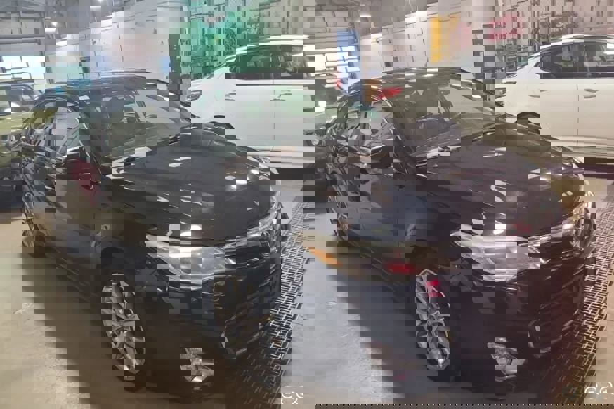 Used 2015 Toyota Avalon XLE Touring image 2