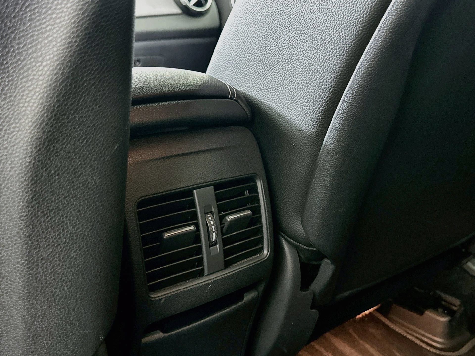 Certified 2020 Mercedes-Benz GLA 250 image 25