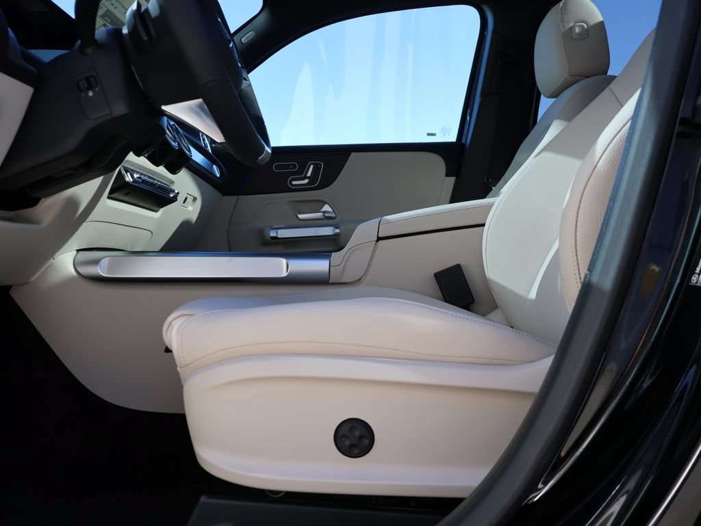 New 2026 Mercedes-Benz GLB 250 4MATIC image 39