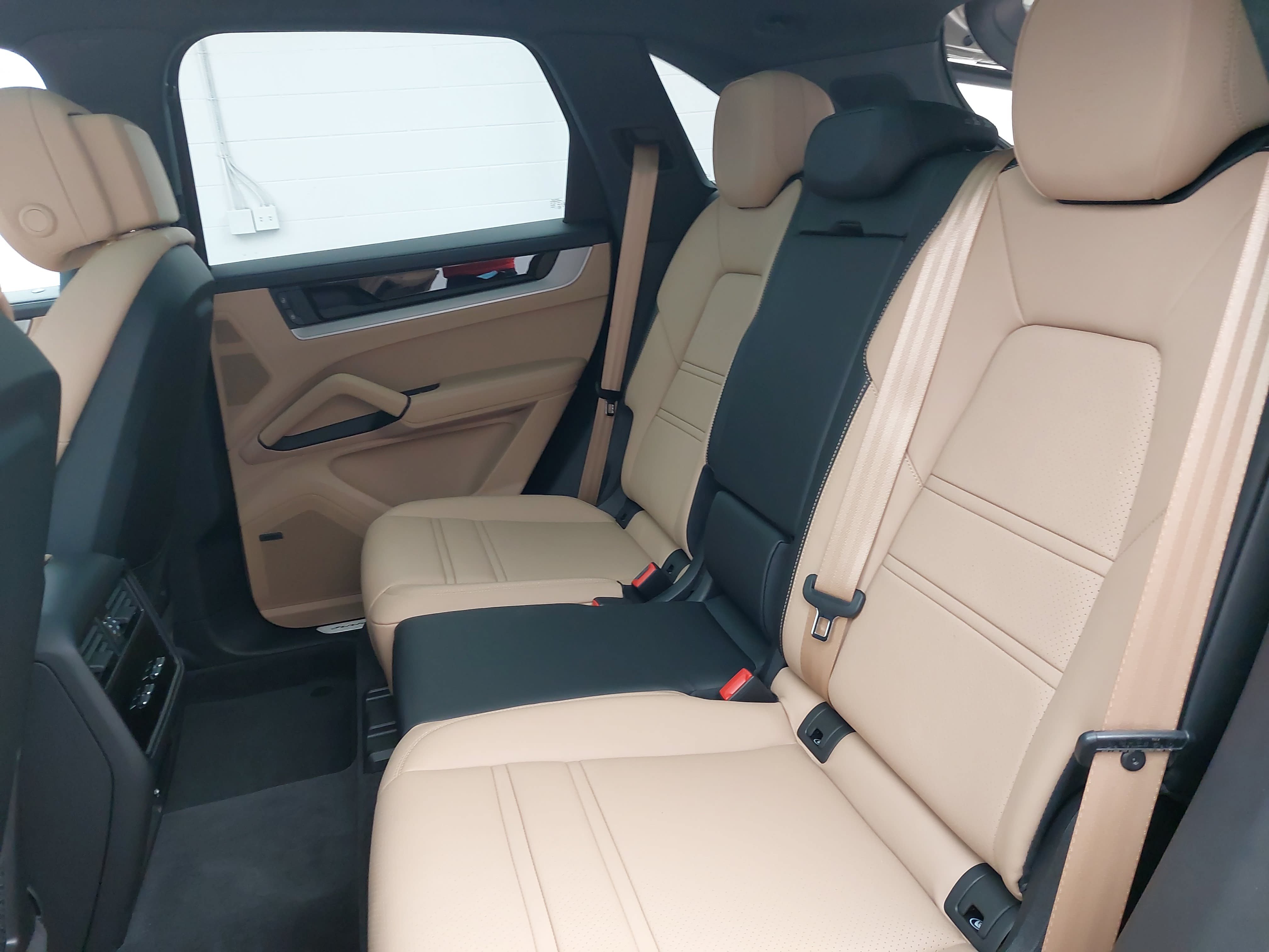 Certified 2026 Porsche Cayenne AWD/4WD image 16