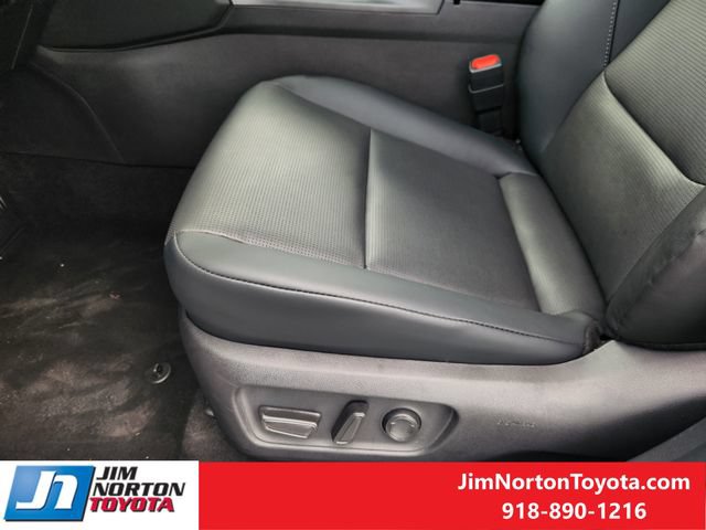 Used 2026 Toyota RAV4 XLE Premium AWD/4WD image 24