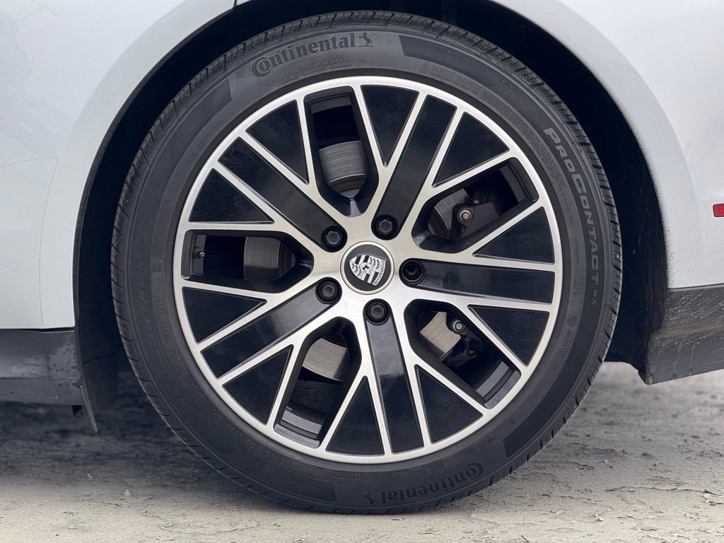 Used 2021 Porsche Taycan image 7