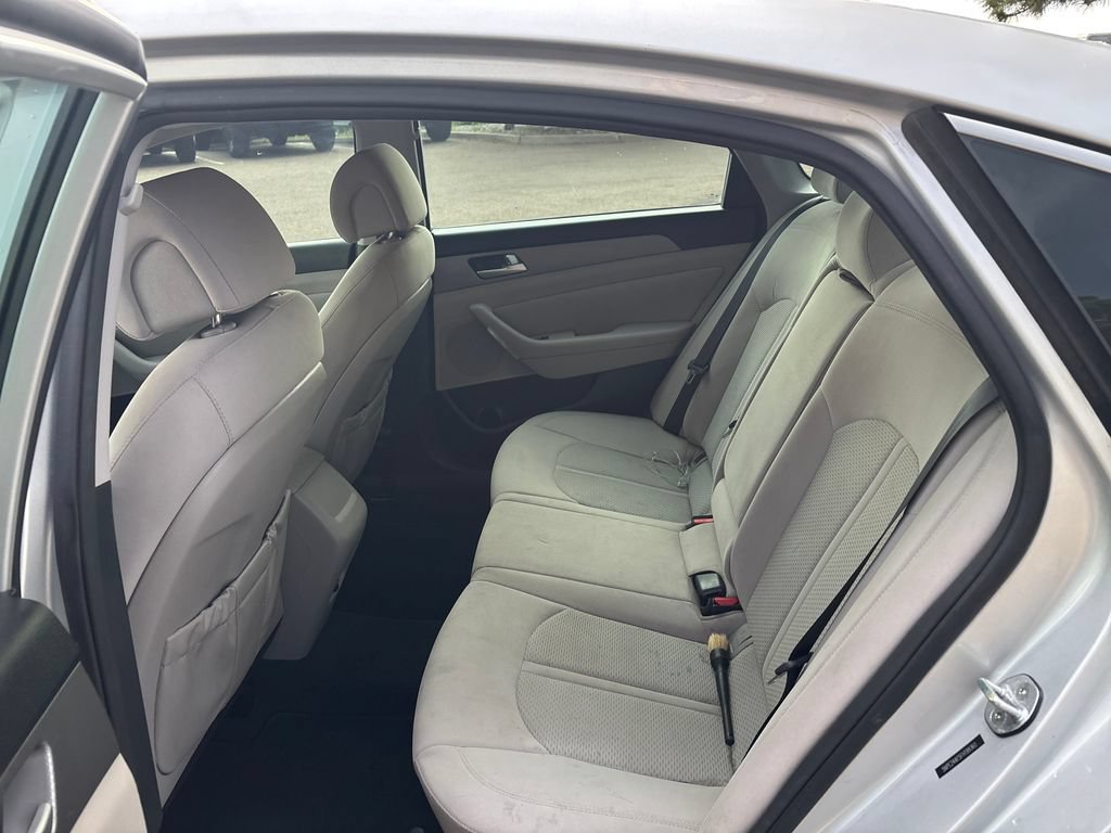 Used 2015 Hyundai Sonata SE w/ Option Group 09 FWD image 15