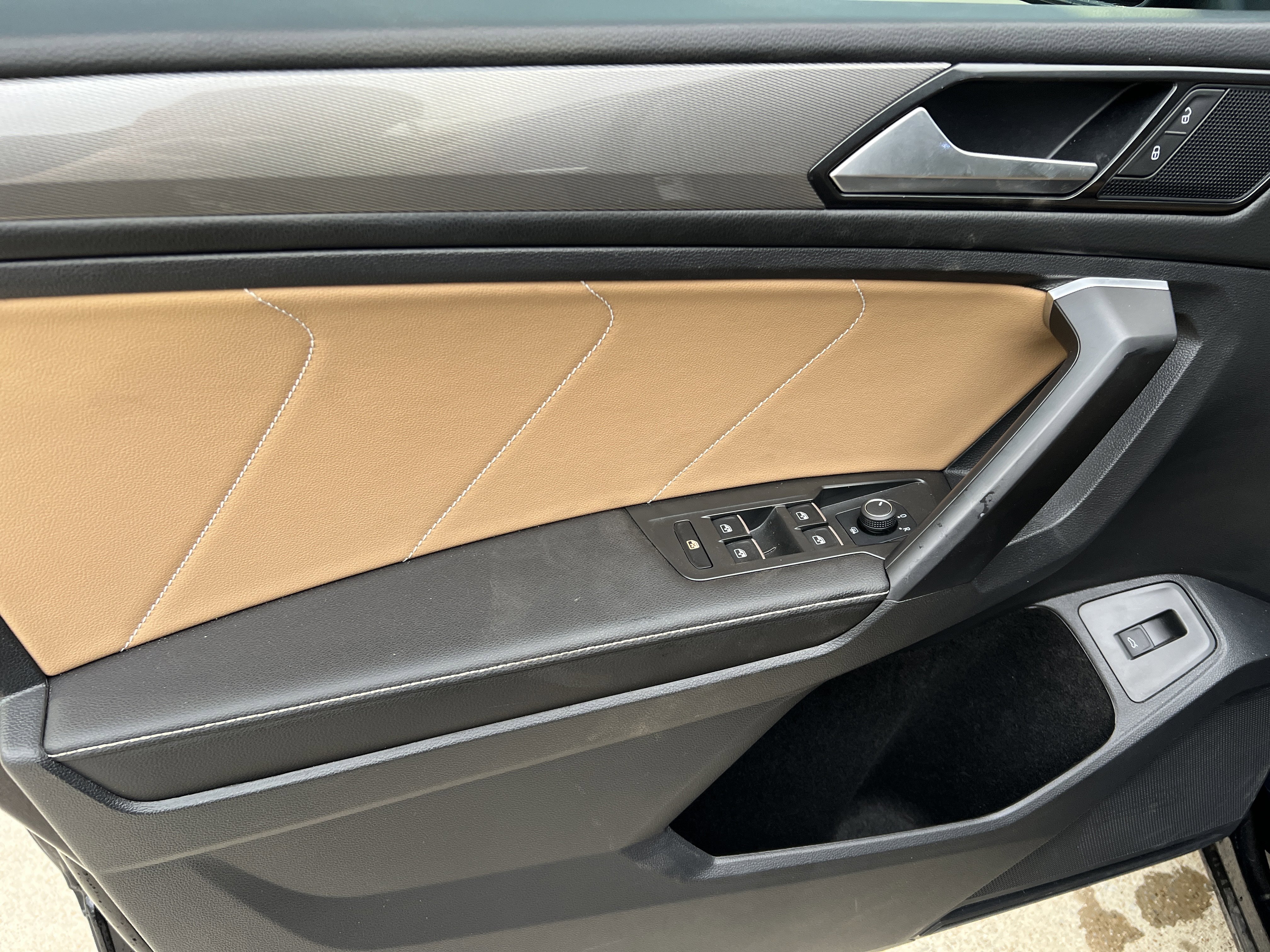 Certified 2023 Volkswagen Tiguan SE w/ Panoramic Sunroof Package FWD image 13