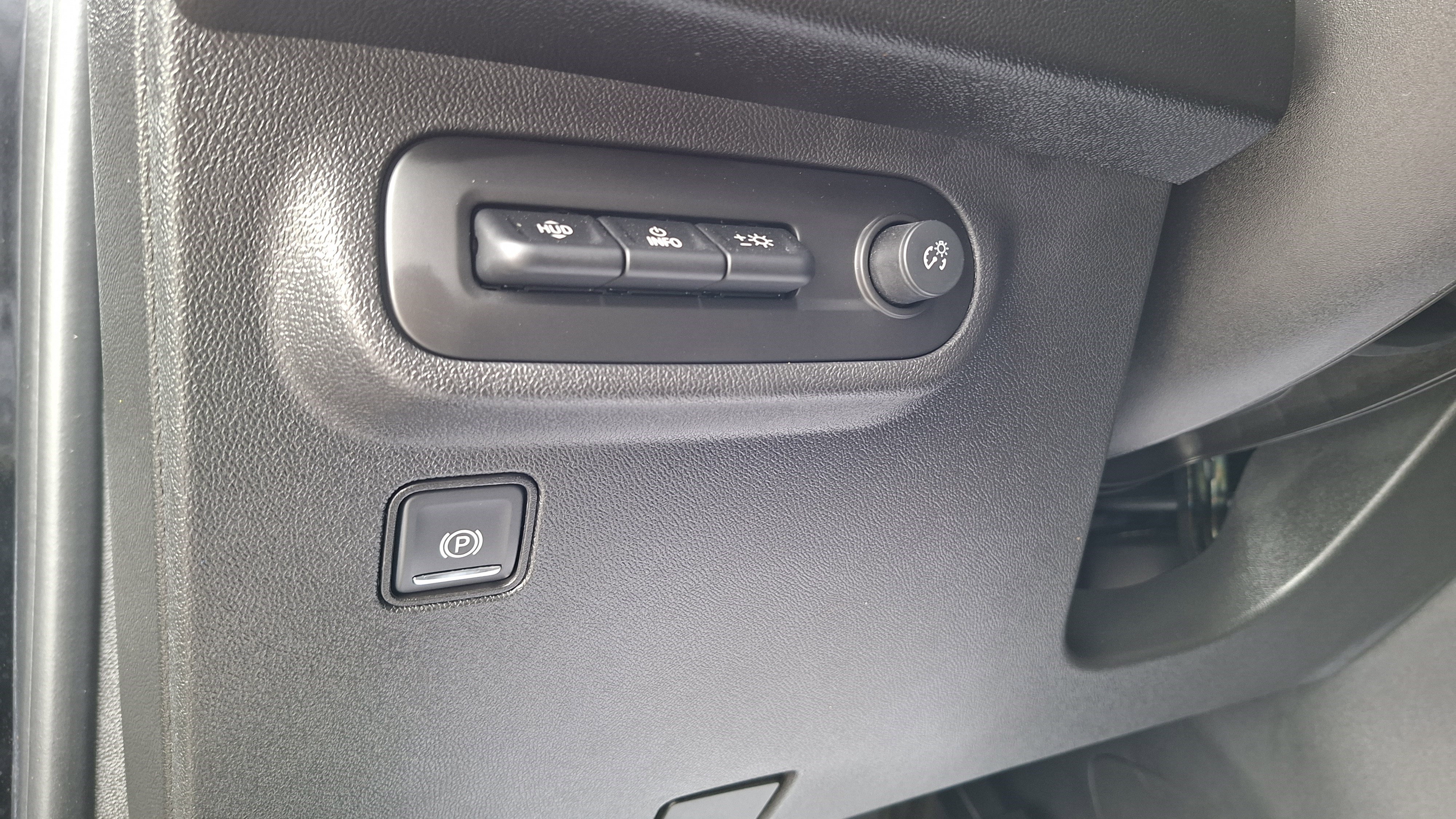 Used 2022 GMC Terrain Denali w/ Black Diamond Edition image 10