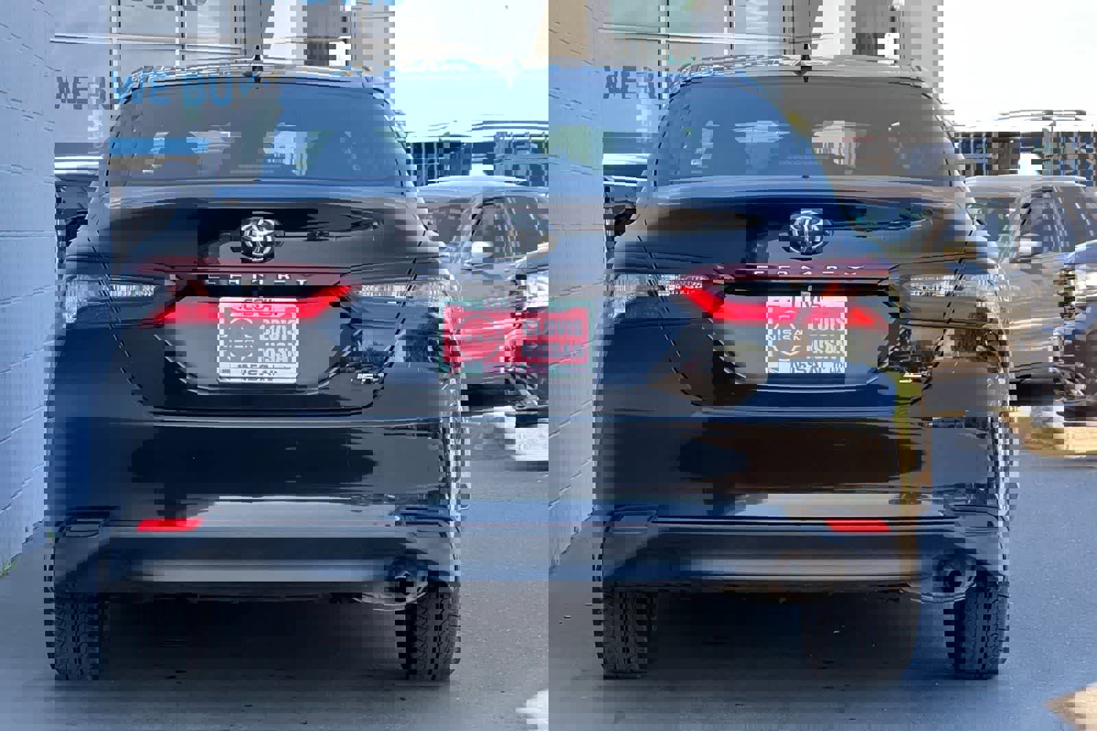 Used 2021 Toyota Camry LE image 8