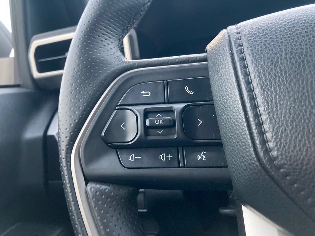 Certified 2025 Toyota 4Runner SR5 AWD/4WD image 13