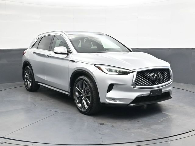 Used 2019 INFINITI QX50 Essential w/ Sensory Package AWD/4WD image 2