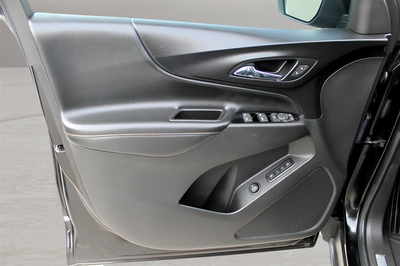 Used 2022 Chevrolet Equinox Premier image 12