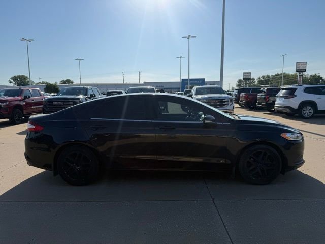 Used 2013 Ford Fusion SE FWD image 2