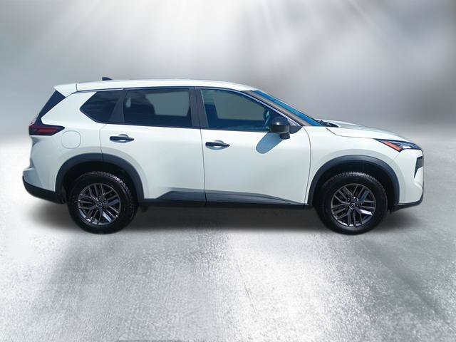 Used 2024 Nissan Rogue S AWD/4WD image 7