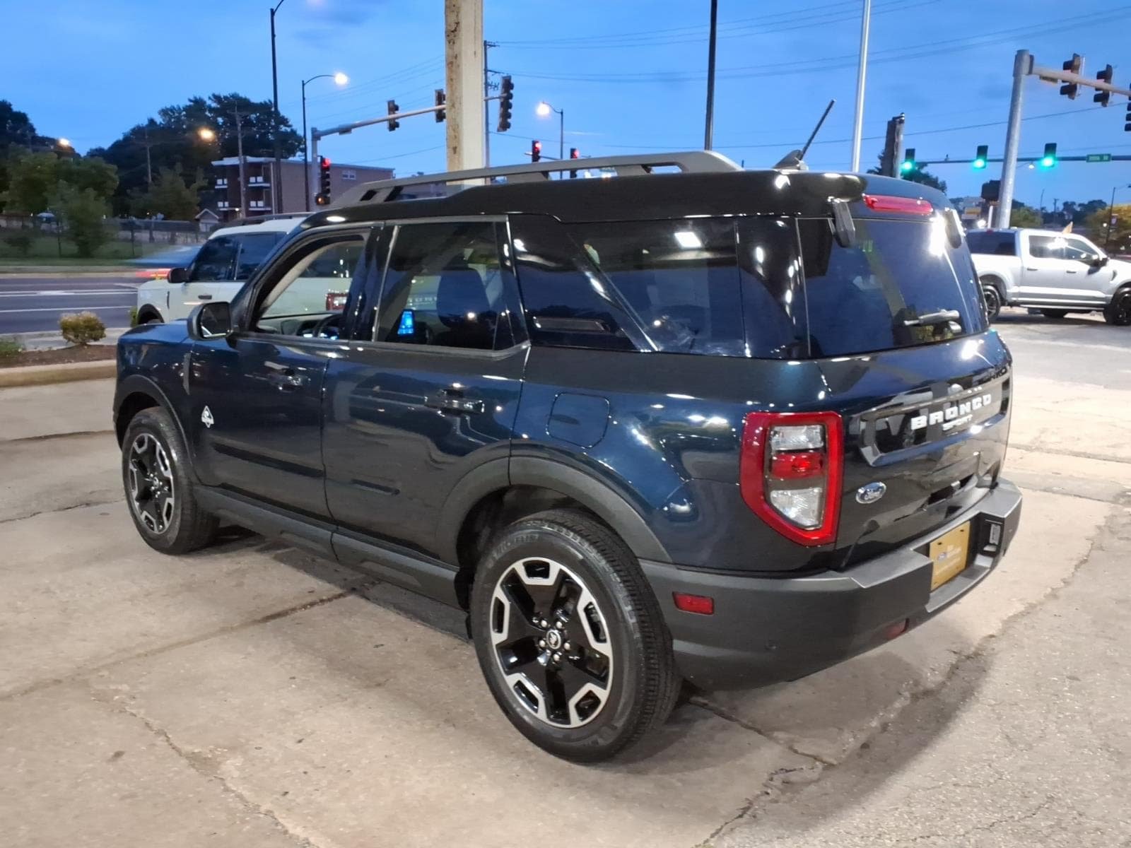 Certified 2023 Ford Bronco Sport Outer Banks w/ Tech Package AWD/4WD image 5