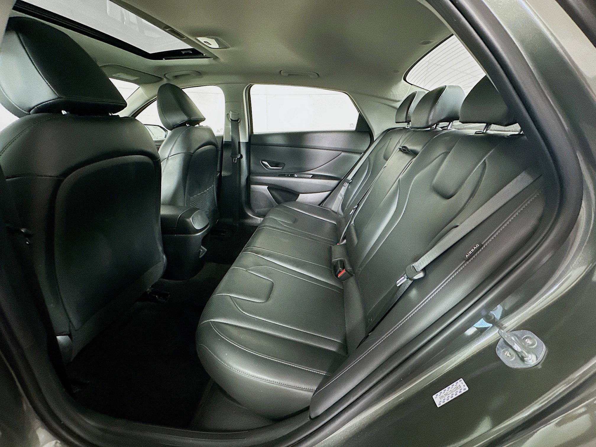 Used 2025 Hyundai Elantra Limited image 28