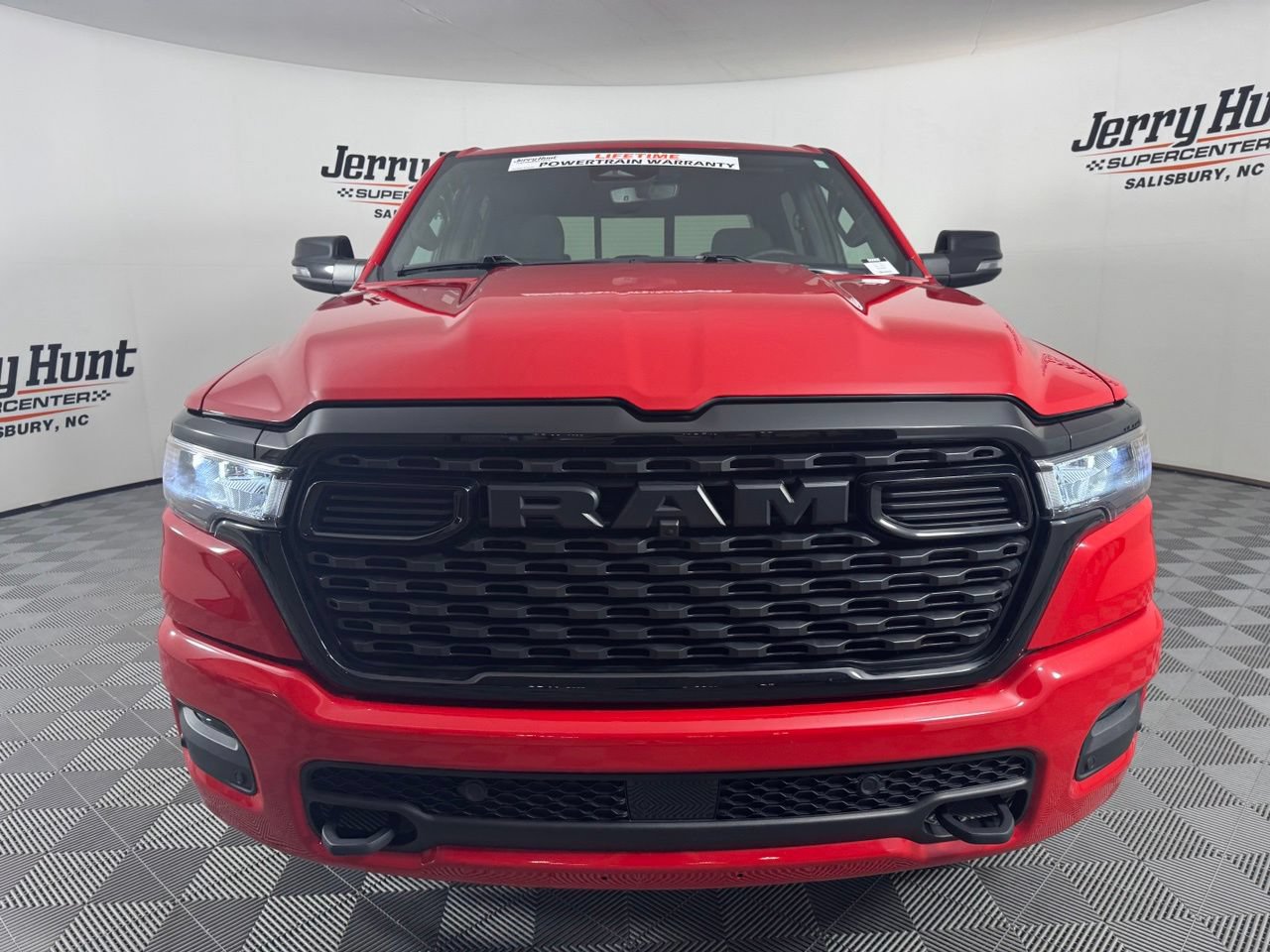 Used 2025 RAM 1500 Big Horn AWD/4WD image 4