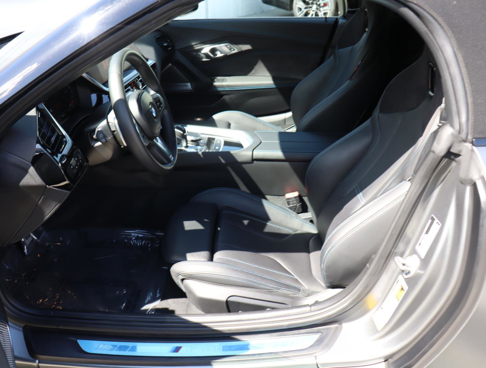 Certified 2022 BMW Z4 M40i w/ Premium Package image 13