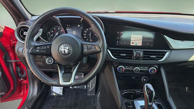 Used 2023 Alfa Romeo Giulia Estrema image 11