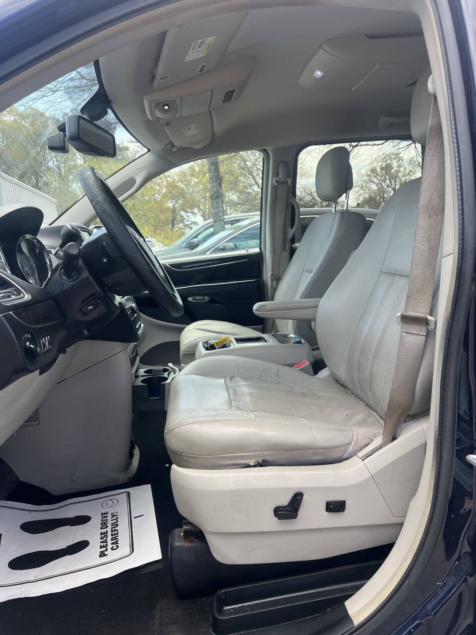 Used 2013 Chrysler Town & Country Touring-L w/ Entertainment Group #2 FWD image 14