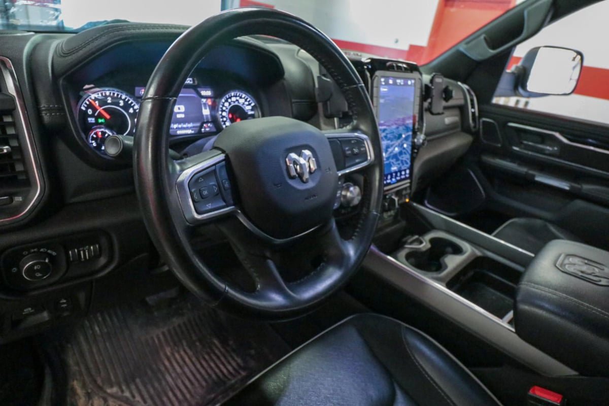 Used 2022 RAM 1500 Laramie AWD/4WD image 12