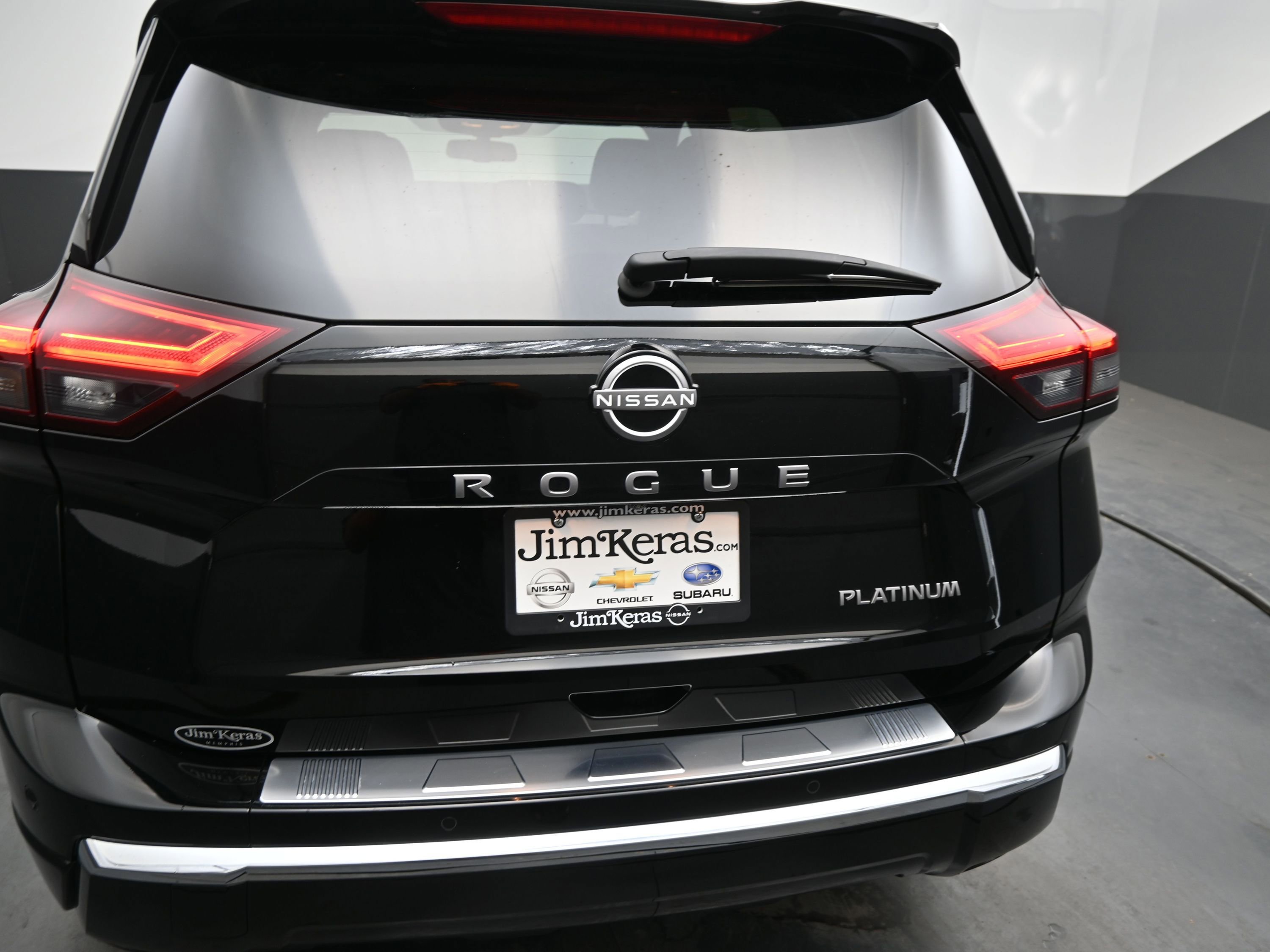 Certified 2025 Nissan Rogue Platinum w/ Tech Package image 12