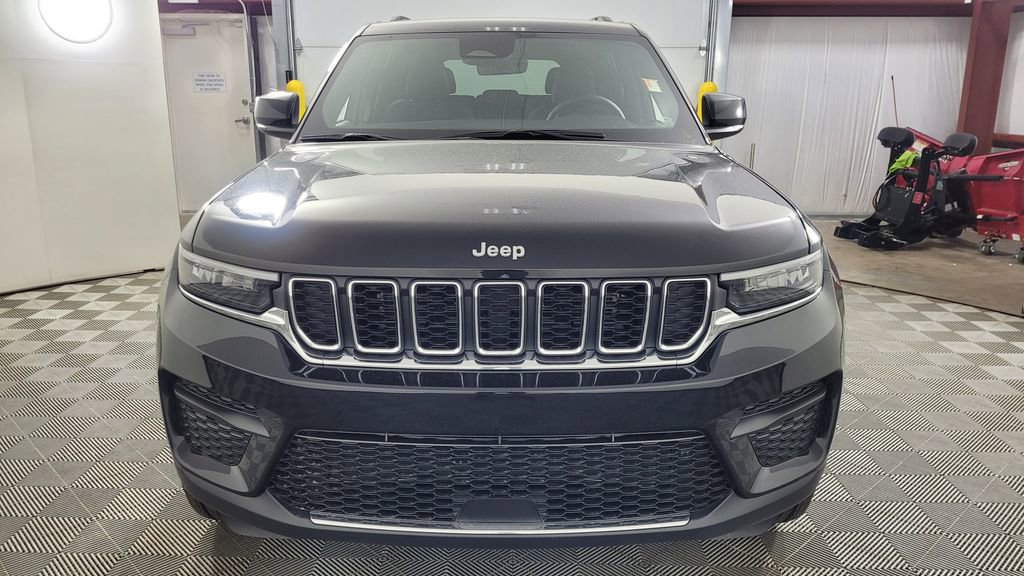 New 2025 Jeep Grand Cherokee Laredo w/ Luxury Tech Group I video 2