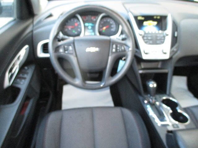 Used 2017 Chevrolet Equinox LS AWD/4WD image 18