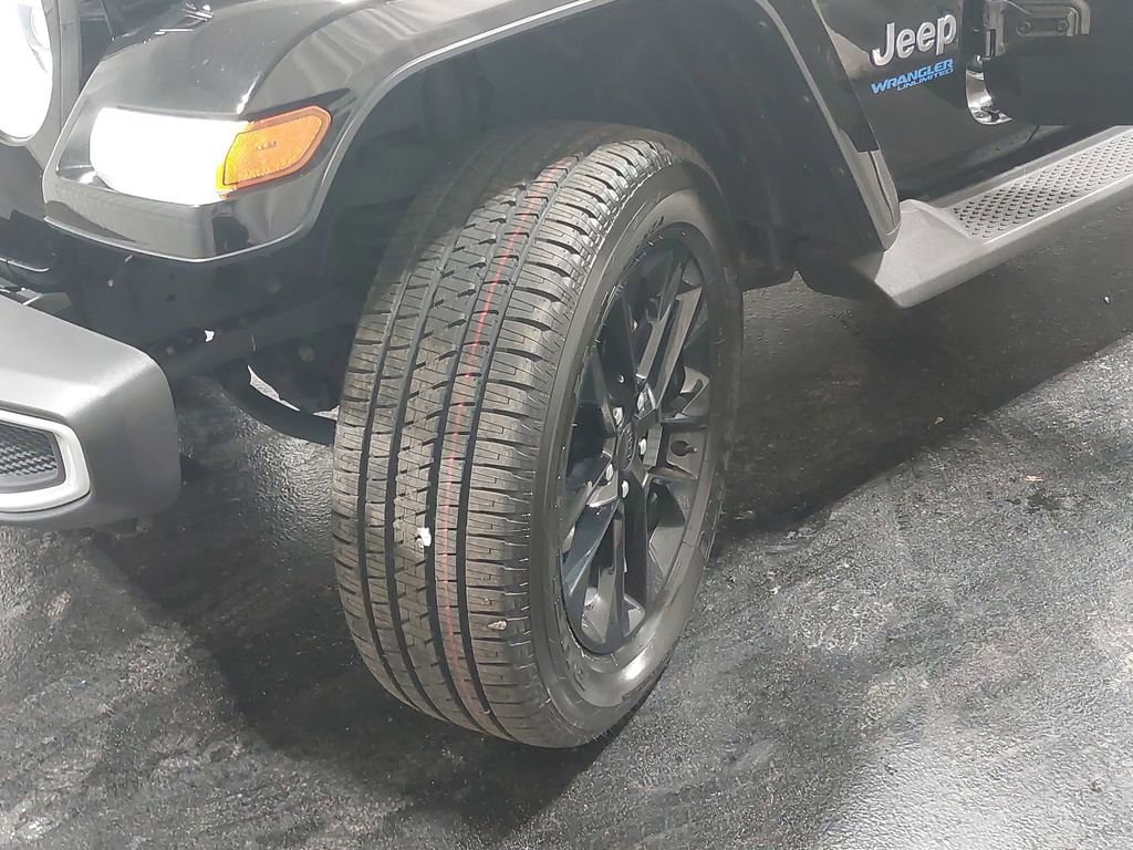 Used 2022 Jeep Wrangler Unlimited Sahara w/ Cold Weather Group image 32