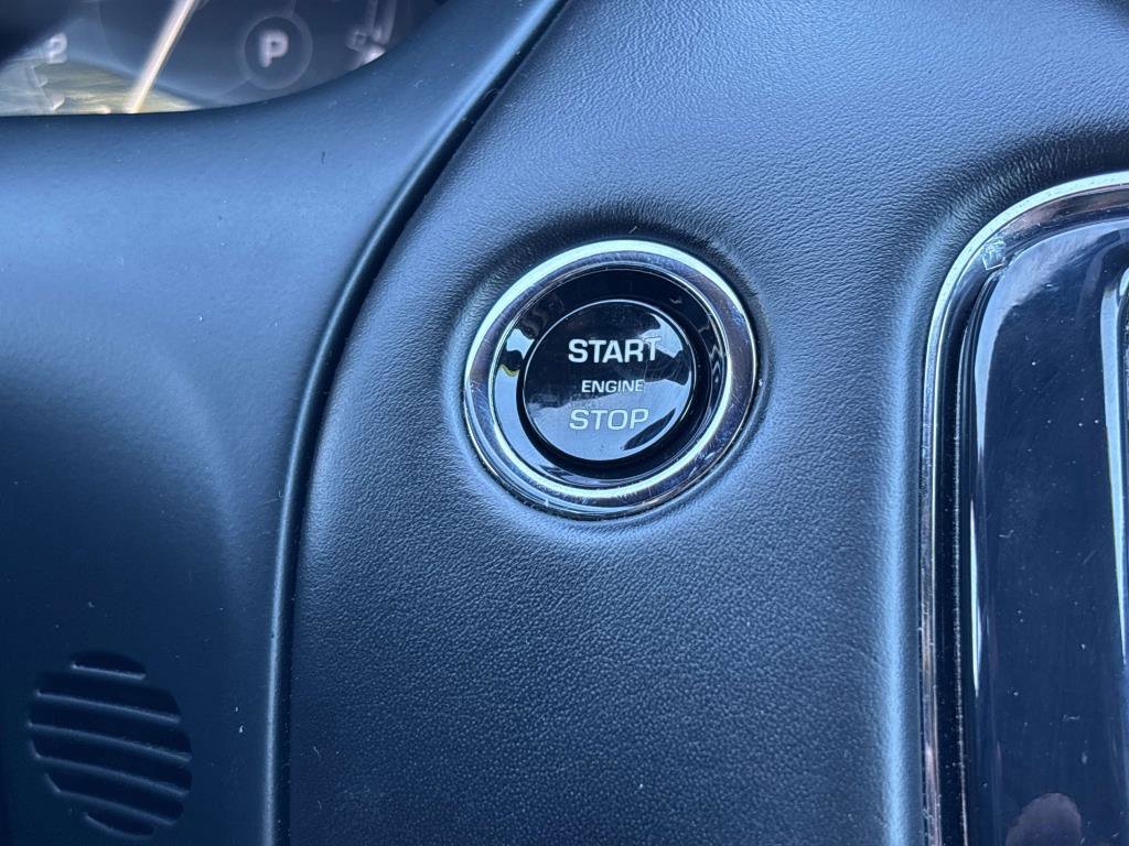 Used 2013 Jaguar XJ 4dr Sdn RWD RWD image 25