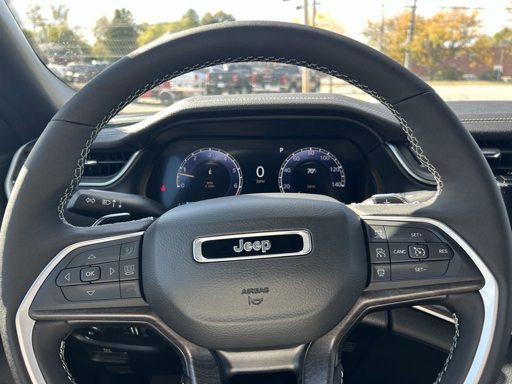 New 2025 Jeep Grand Cherokee Limited image 17