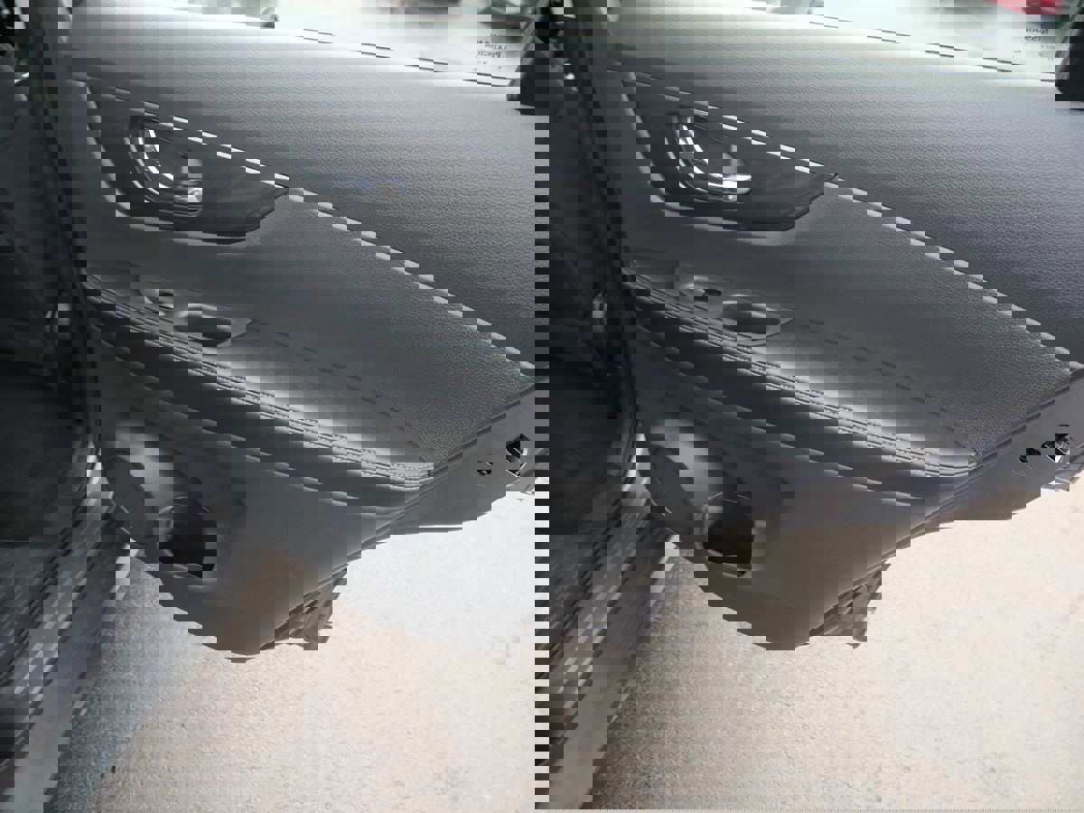 Used 2017 Nissan Rogue S image 25